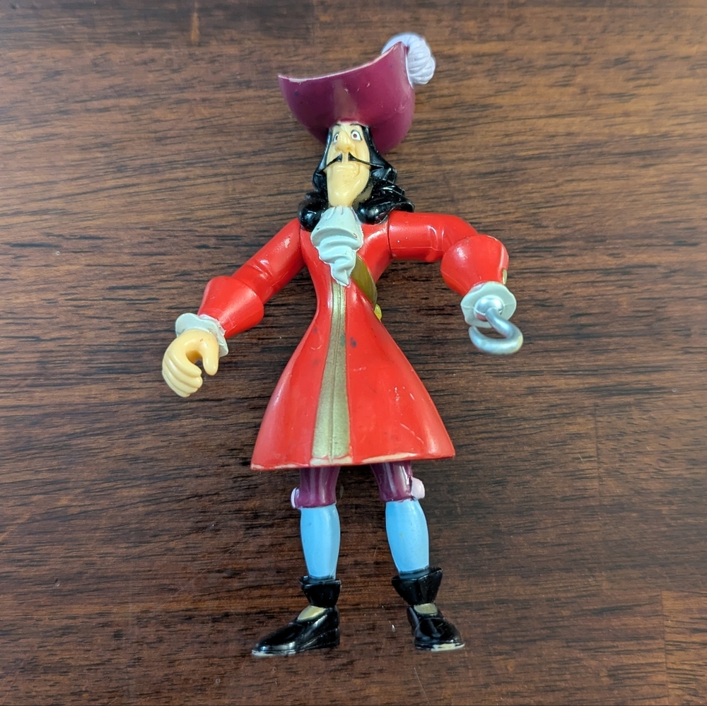 Captain Hook Figurine Toy - Picture 7 of 7